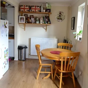 2 Bed Semi-Detached House with Garden and Parking - Image 4