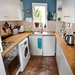 2 Bed Semi-Detached House with Garden and Parking - Image 5