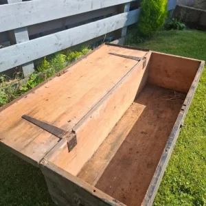 Wooden chest - Image 4