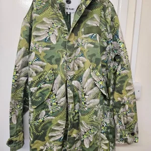 Pretty green dragonfly parka and vintage genuine quicksilver jacket - Image 2