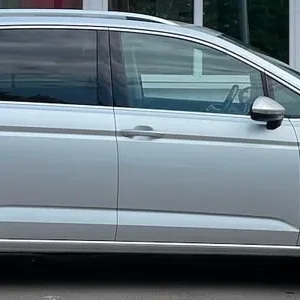 2017 Volkswagen Touran 1.4 TSI BlueMotion SEL MPV - Image 5