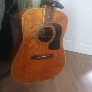 Washburn D11 acoustic guitar - Image 4