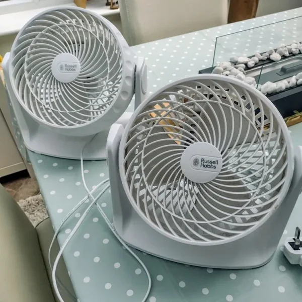2 x Russell Hobbs fans