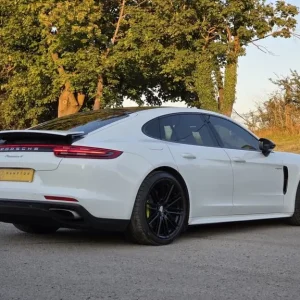 2017 Porsche Panamera 2.9 V6 E-Hybrid 4-door 5-seater plug-in hybrid - Image 8