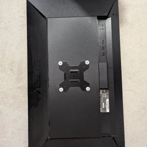 28inch 4K Monitor with stand - Image 4