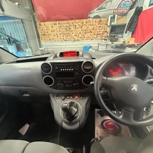 2017 Peugeot Partner Partner Blue HDI SE L1 Panel Van - Image 5
