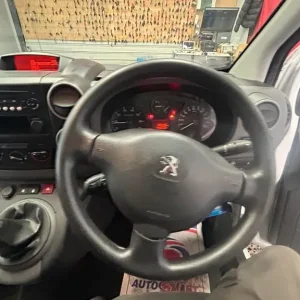 2017 Peugeot Partner Partner Blue HDI SE L1 Panel Van - Image 6