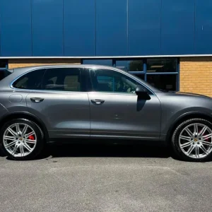 2010 Porsche Cayenne Turbo 5dr Estate - Image 2