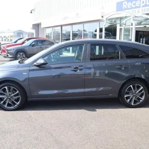 2022 Hyundai i30 1.0 T-GDi MHEV Premium Estate - Image 5