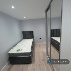 1 bedroom in Cockerell Road, bagshot, Surrey Heath (#2585373) - Image 7