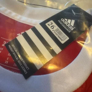 Arsenal 25/26 size 26 football kit for 10-11 year old - Image 2