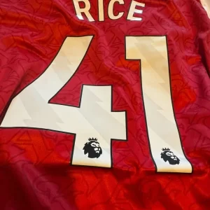 Arsenal 25/26 size 26 football kit for 10-11 year old - Image 4