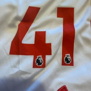 Arsenal 25/26 size 26 football kit for 10-11 year old - Image 6