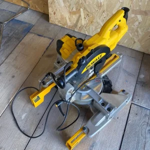 Dewalt Mitre saw and stand - Image 4