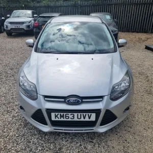 2013 Ford Focus 1.6 TDCi Zetec Euro 5 5-door hatchback diesel manual - Image 2
