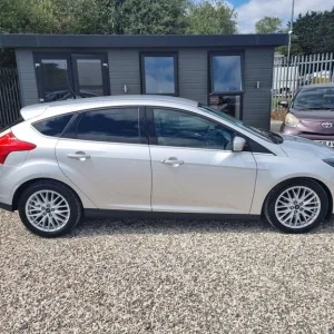 2013 Ford Focus 1.6 TDCi Zetec Euro 5 5-door hatchback diesel manual - Image 7