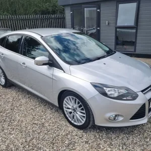 2013 Ford Focus 1.6 TDCi Zetec Euro 5 5-door hatchback diesel manual