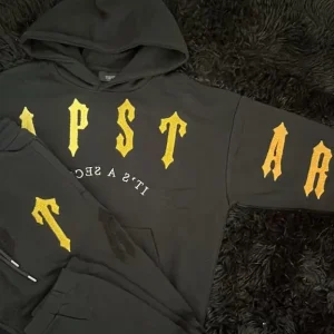 Trapstar tracksuit irongate size M - Image 3