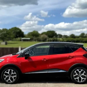 2019 Renault Captur 1.3 TCe GT LINE Automatic SUV - Image 3