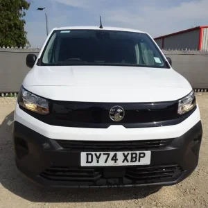 2024 Vauxhall Combo 2300 Prime Turbo Diesel Van with Side and Rear Damage - Image 2