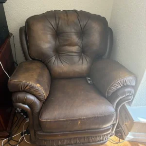 FREE ARMCHAIR - Image 2