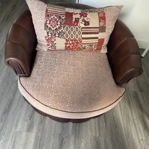 Swivel chair