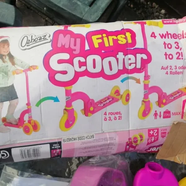 Childs scooter seat and wheel