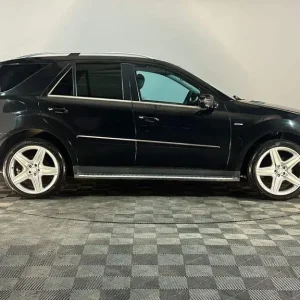 2011 Mercedes-Benz ML300 CDi BlueEFFICIENCY Estate Diesel - Image 4