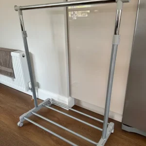 Adjustable clothes rail rack on wheels - Image 2