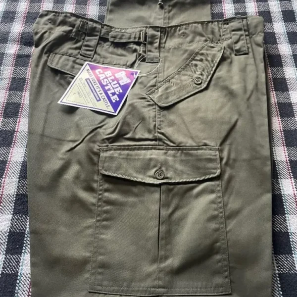 Men’s khaki cargo trousers - W44