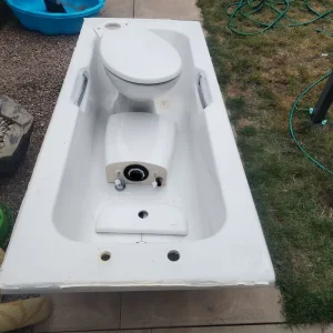 Bath and loo - Image 2
