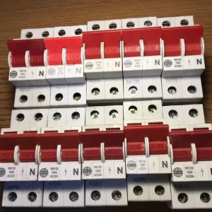 10 X WYLEX WS102 MAIN SWITCH DISCONNECTOR - Image 2
