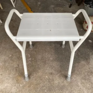 Safety stool with arms