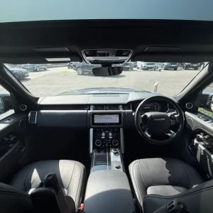2019 Land Rover Range Rover P400e Vogue 2.0 Petrol Plug-in Hybrid 4WD - Image 3