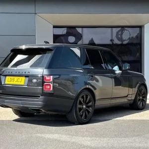 2019 Land Rover Range Rover P400e Vogue 2.0 Petrol Plug-in Hybrid 4WD - Image 7