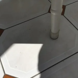 6 wooden chairs good condition - Image 3