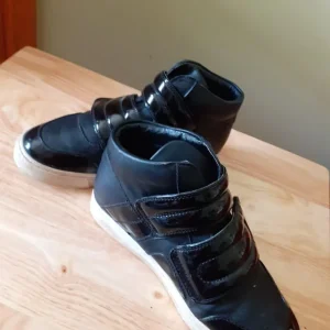 Winter semi boots size 4 1/2 - Image 2