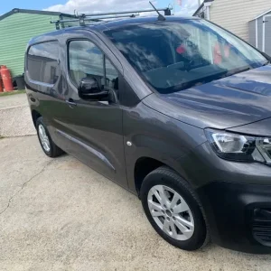 Peugeot Partner Panel Van 2021 Manual 1499cc - Image 5