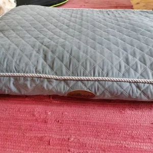 73cm x 49cm x 8.5cm silent night orthopedic pet bed - Image 2
