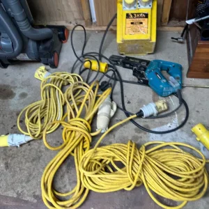 MAKITA COLATED SCREW GUN 3.3KVA TRANSFORMER AND 4 LEADS - Image 2