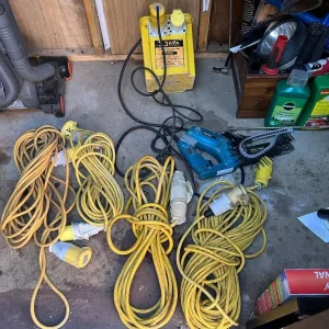 MAKITA COLATED SCREW GUN 3.3KVA TRANSFORMER AND 4 LEADS