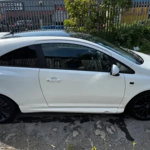 2011 Vauxhall Corsa 1.2 16v 3-door hatchback - Image 6