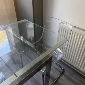 Extendable dining table and chairs - Image 4