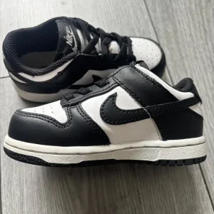 Toddler Nike Dunk Low Panda Trainers - Image 3