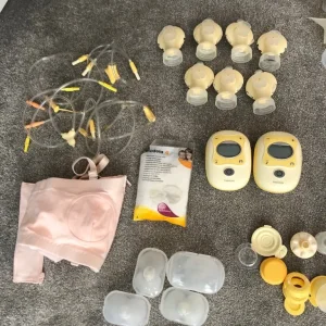 Medela Freestyle pumps and bits - Image 2