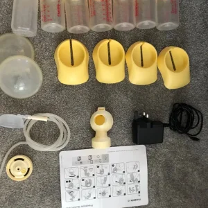 Medela Freestyle pumps and bits - Image 5