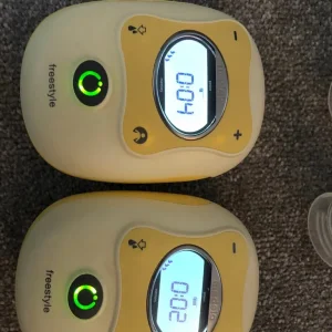 Medela Freestyle pumps and bits - Image 6