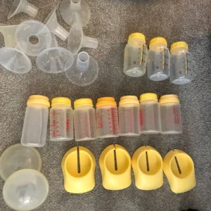 Medela Freestyle pumps and bits - Image 7