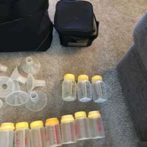 Medela Freestyle pumps and bits - Image 8