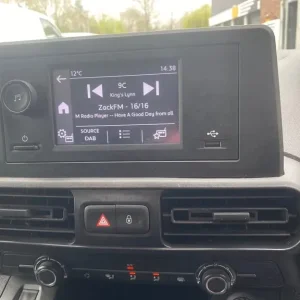 2022 Vauxhall E-Combo LWB Dynamic 100KW 50KWH with Air Con - Image 6